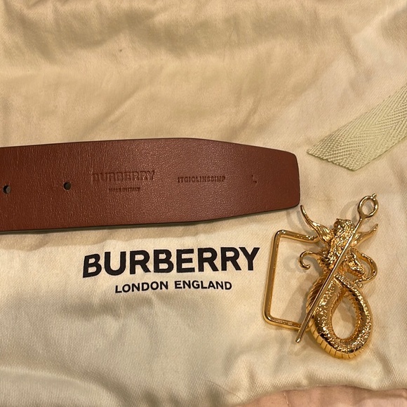 Reversible Black & Gold Mythical Alphabet Mermaid Belt - Picture 5 of 6